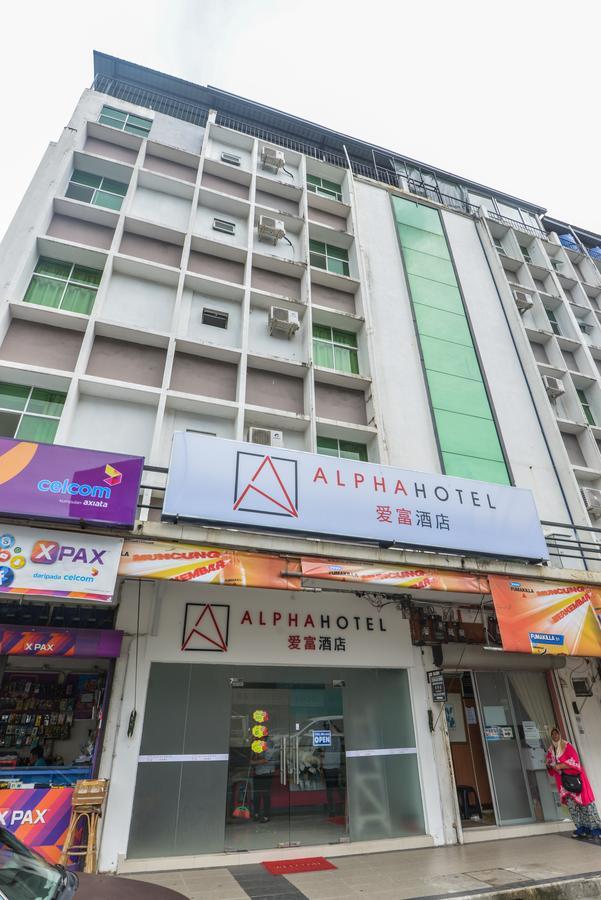 Alpha Hotel Кота-Кинабалу Экстерьер фото
