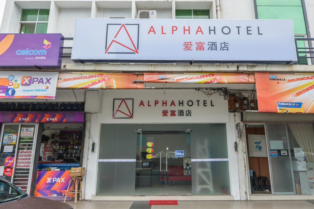 Alpha Hotel Кота-Кинабалу Экстерьер фото